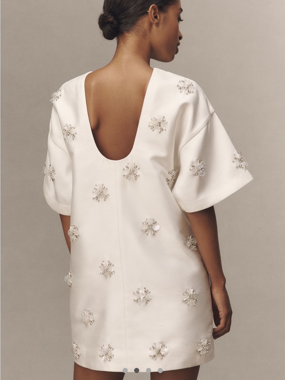 Woman's dress - Picture 4 of 7